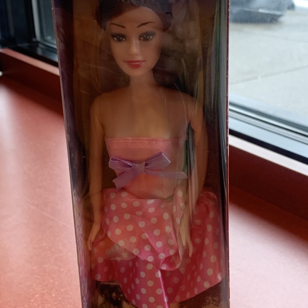 Fashion Doll ages 3 and up 25$